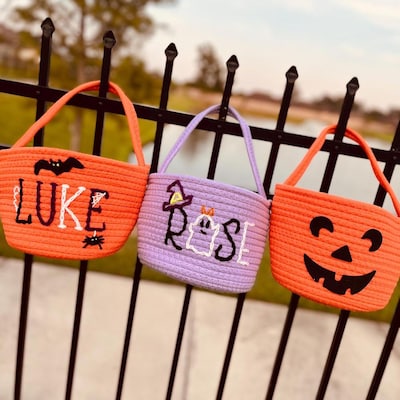 Trick-or-treat bags with personality