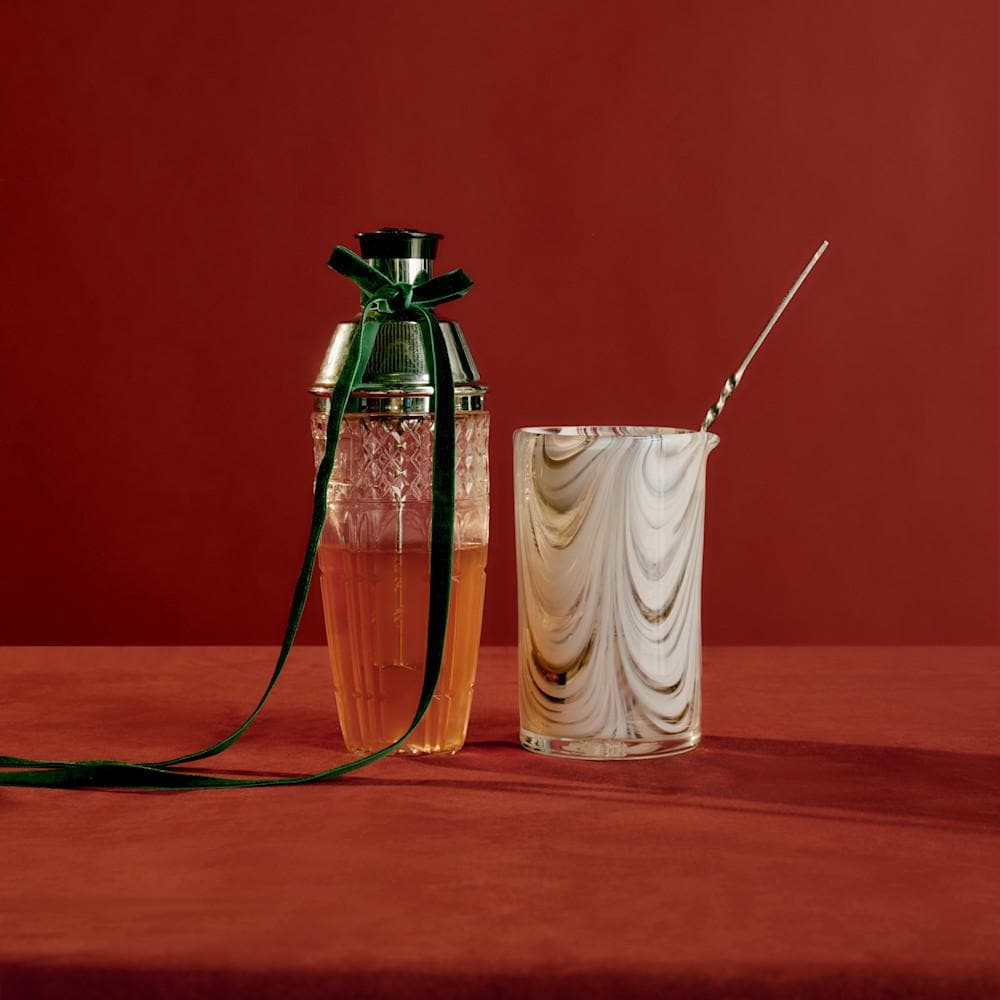 Glas-Cocktailshaker mit marmoriertem Mixglas