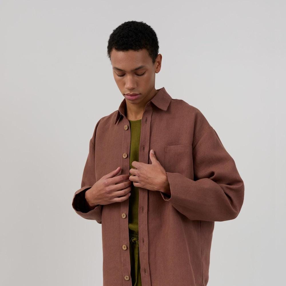 Camicia da uomo in lino marrone con bottoni