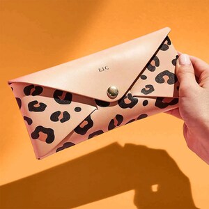 な*お様 【激レア】値下げ最終　バーレーン ピンバッジセット、ストラップ hermit_ps-002