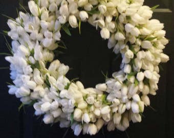24' Tulip wreath / spring wreath / summer wreath / holiday wreath / Easter wreath / door wreath / front door wreath