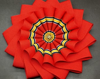 Layered Red, Yellow and Blue Wheel Cocarde Applique