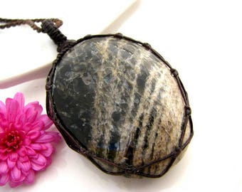 Black Moonstone pendant / Moonstone Necklace / Moonstone Jewelry / Moonstone / jewelry trends / Healing stones / June birthstone / Goddess