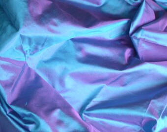 Fine Indian Silk Taffeta in Cyan with magenta, Fat quarter -TF 101