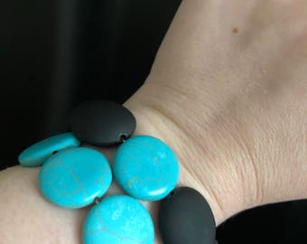 Medium turquoise beaded bracelet