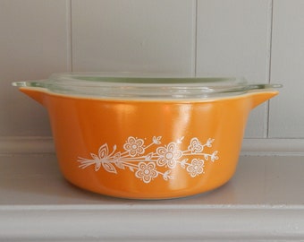 Butterfly Gold 475-B Pyrex Casserole Dish with Lid / Corning