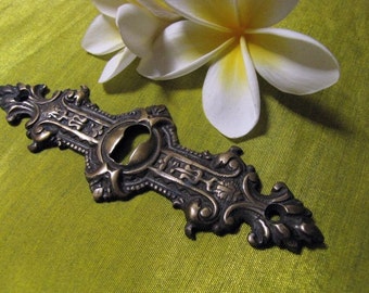 Decorative Horizontal Brass Keyhole Escutcheon 115mm