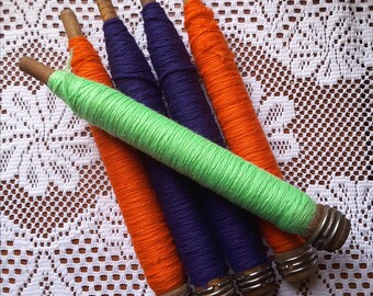 Vintage WOODEN YARN SPOOLS Lot of 5 Antique Primitive Wood Spools With Colorful Yarn