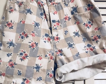 vintage high waisted floral shorts