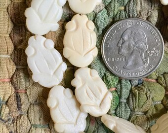 1 Strand of 20 Pcs 20mm x 13mm Handcarved Ox Bone Frog Beads