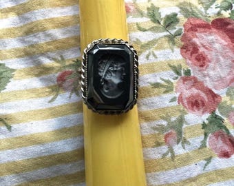 Vintage Black Glass Intaglio Ring