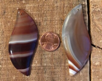 Agate Sardonyx banded Leaf Pendant, 65mm x 28mm, 1 piece