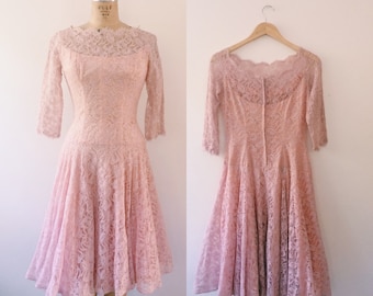 1950s dress / vintage lace dress / Bijou Blush dress
