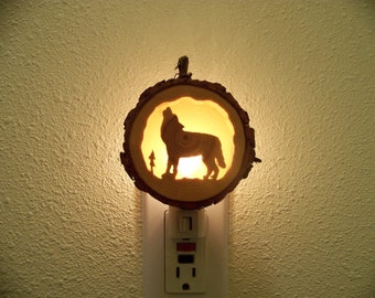 Howling wolf nightlight