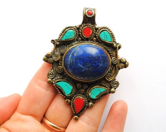 Pendant ethnic Tibetan vintage - stones semi precious lapis lazuli turquoise coral - 7x5cm - Nepal Tibet