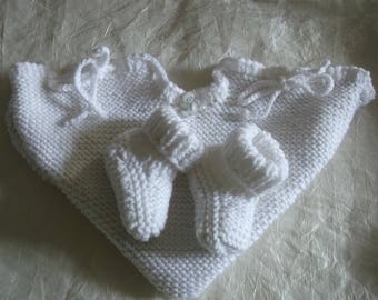 Pouch and 0/1 month baby booties set