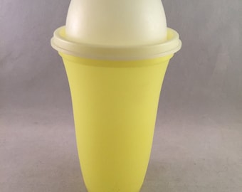 Tupperware Quick Shake Vintage, Gravy Base 3 Piece Shaker