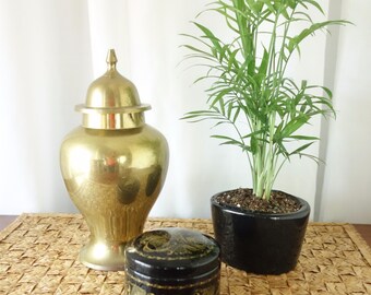 Chinoiserie Solid Brass Ginger Jar, Vintage Brass Urn Lidded, Asian Inspired Decor, Mid Century Hollywood Regency Vase
