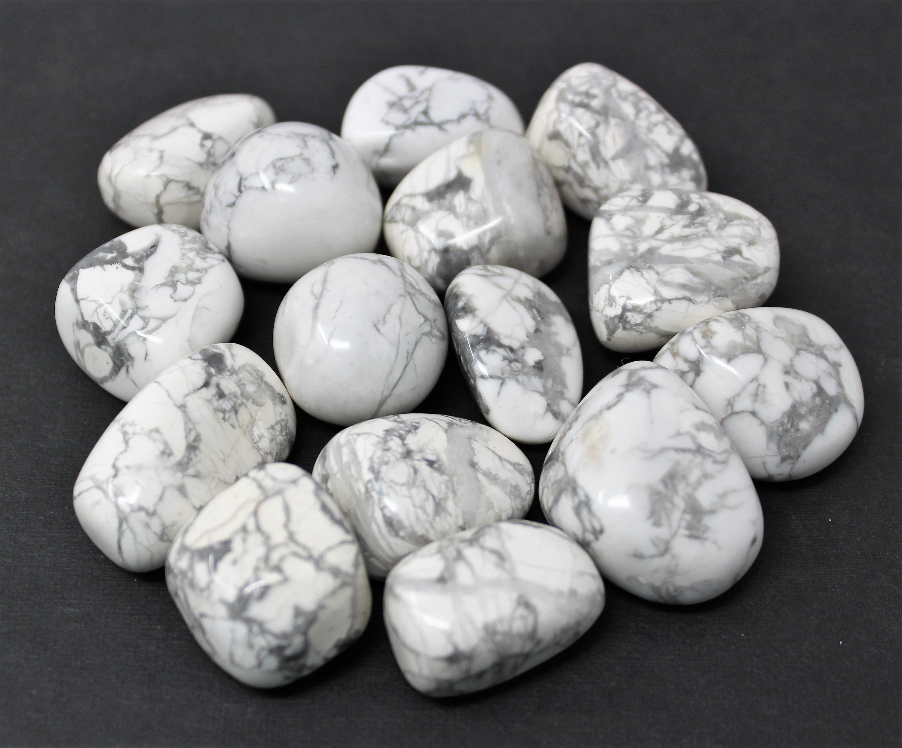 Греческое название камня. Говлит минерал. Говлит белый камень. Камень говлит и кахолонг. Говлит самородок.