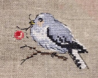 Embroidery bird embroidered on linen (sewing counted) cross stitch