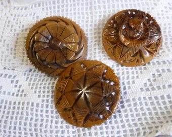 Vintage lot 3 olive wood Brooch