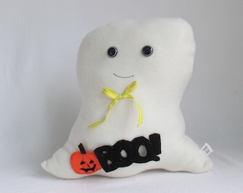 Friendly “Boo!” plush ghost