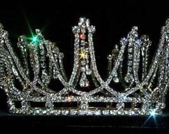 Extraordinary Rhinestone Crown