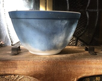 Vintage Pyrex Blue Primary Mixing Bowl 1 1/2 Pint Old Bottom # 401