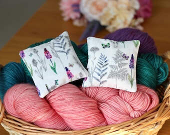 Lavender Sachets, Value Pack of 4 Organic Lavender Pillows, Dried Lavender for Yarn Storage