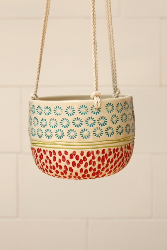 hanging planter // hanging planter indoors // hanging vase // boho decor