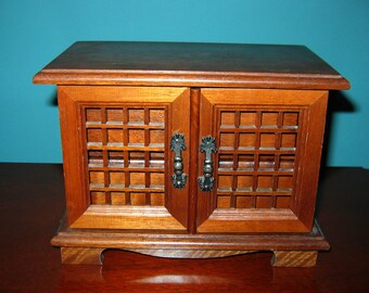 Fine Furniture Grade JEWELRY MUSIC BOX Two Drawer- plays "The Entertainer" Excellent!