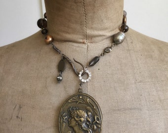 Briel, necklace with French slide mirror