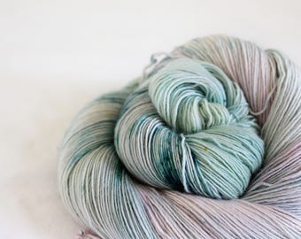 Snowberry - Sandpiper - 100% superwash merino singles yarn