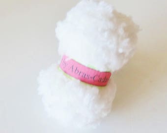 Ring of white yarn (customizable)