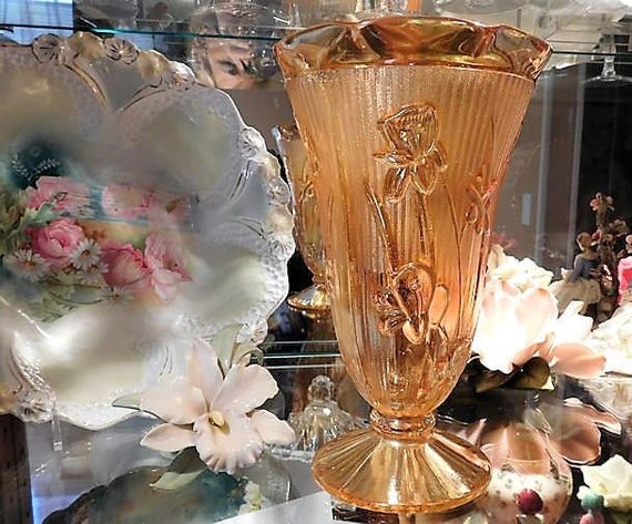 Iris and Herringbone Vase / Mid Century Vase / Iridescent Iris Herringbone Glass