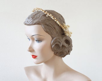Déco box bridal set | wax flowers and favoris bridal tiara | cubesvintage