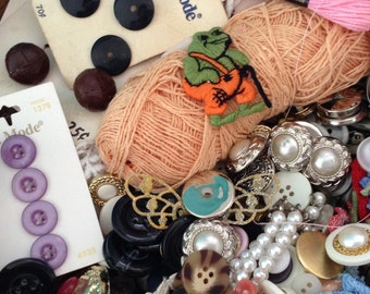 Estate Sale buttons - Vintage Sewing Basket - Lots of Buttons - Chinese Wicker Basket - mixed sewing supplies - embroidery floss - appliqués