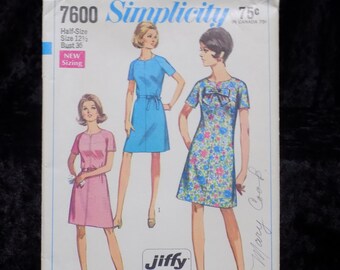 Vintage 1960s Sewing Pattern, Simplicity 7600, 1960s Dress Pattern, Size 12 1/2 Bust 35