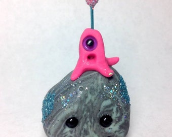 Little Martian Trollfling "OOBI" and her space rock by Amber Matthies