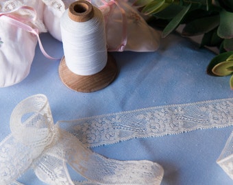 French Valenciennes Lace- (LFV114EDG834)1 /4" edging