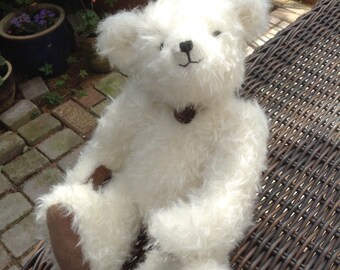 Opaal, een limited edition handgemaakte mohair collector's Beer