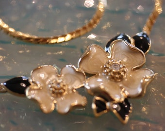 Elegant Vintage Trifari Enamel Floral Necklace