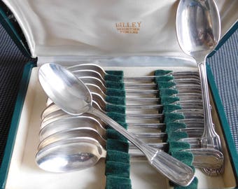 Box 12 M.o. AF silver teaspoons and a ship