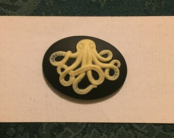 Octopus Cameo Needleminder