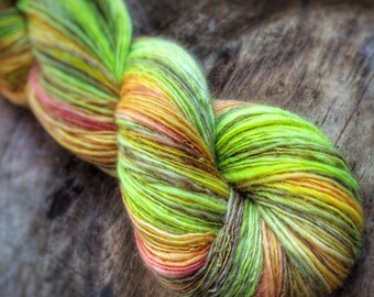 The kiss - supreme corridale wool - single thread handspun shawl yarn 103gr 460m
