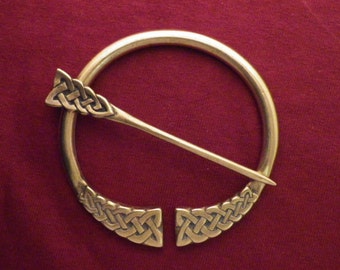 Knotwork Penannular Brooch