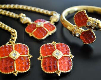 VINTAGE IVANA TRUMP set