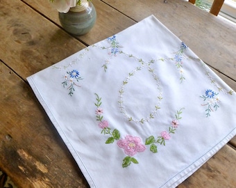 Vintage Linen Tablecloth with Hand Embroidered Flowers 84x82cm