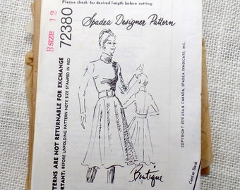 Vintage sewing Pattern Spadea 72380 Bust 34 1970s mail order full skirt secretary Dress Designer Stand up collar Turtleneck
