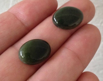 2 Nephrite Cabs